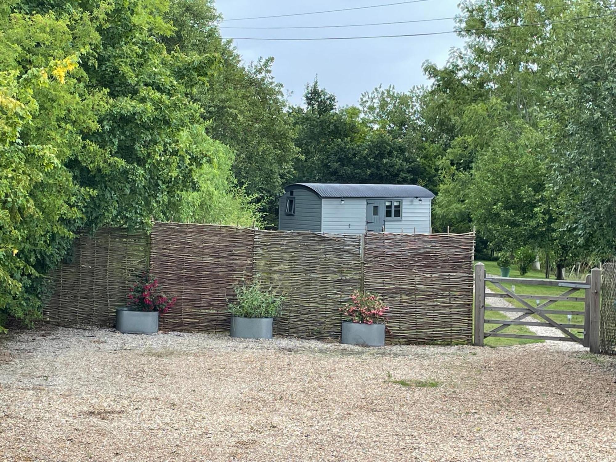 Greatwood Shepherds Hut Battle Exterior photo